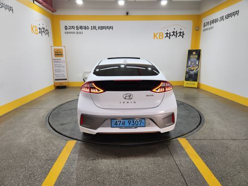 Hyundai Ioniq Q — пробег 110 886 км — фото 4 из 5