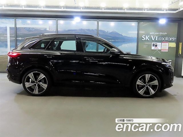 Audi Q5 45 TFSI Quattro S line — пробег 97 км — фото 3 из 5