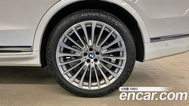 BMW X7 xDrive 40i Design Pure Excellence 7-Seater — пробег 7 023 км — фото 5 из 5