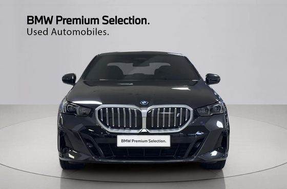 BMW i5 eDrive 40 M Sport — пробег 47 503 км — фото 3 из 5