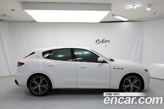Maserati Levante 3.8 GTS AWD — пробег 59 935 км — фото 4 из 5