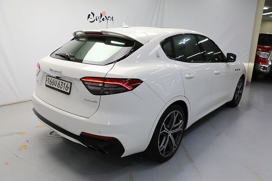 Maserati Levante 3.8 GTS AWD — пробег 59 935 км — фото 5 из 5