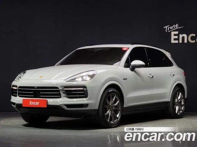 Porsche Cayenne 3.0 E-HYBRID PLATINUM EDITION — пробег 33 500 км — фото 1 из 5