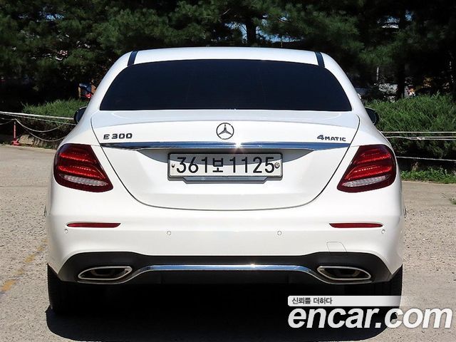 Mercedes-Benz E-Class E300 4MATIC AMG Line — пробег 113 000 км — фото 4 из 5