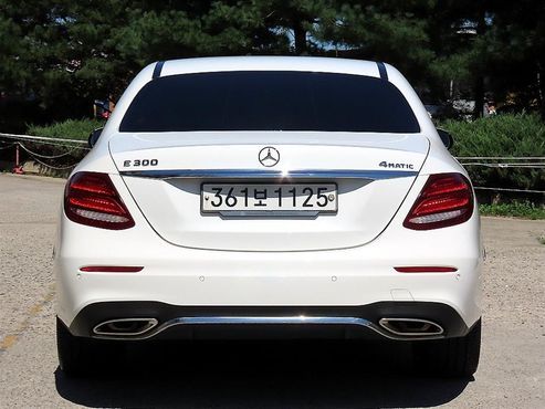 Mercedes-Benz E-Class E300 4MATIC AMG Line — пробег 113 000 км — фото 4 из 5