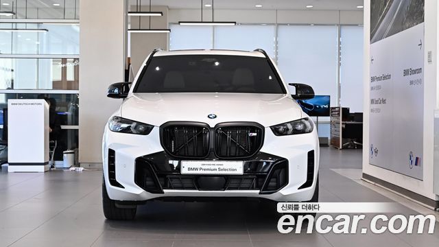 BMW X5 M60i — пробег 5 437 км — фото 2 из 5