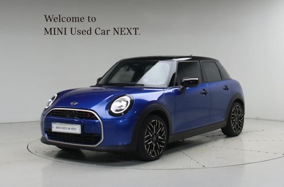 Mini Cooper 5 Door Favoured — пробег 4 905 км — фото 1 из 5