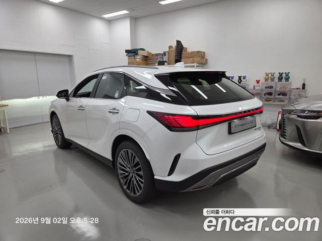 Lexus RX Luxury — пробег 4 км — фото 2 из 5