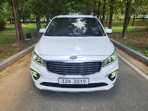 Kia Carnival 9-Seater Noblesse Special — пробег 174 450 км — фото 2 из 5