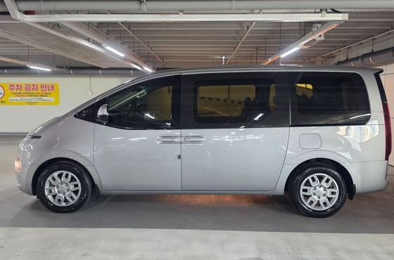 Hyundai Staria Tourer 9-Seater Modern — пробег 112 450 км — фото 3 из 5