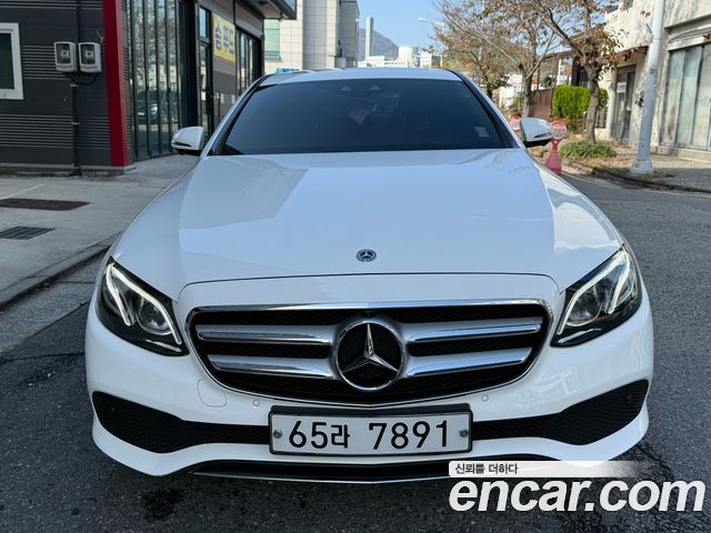 Mercedes-Benz E-Class E300 4MATIC Avnatgarde — пробег 88 787 км — фото 1 из 5