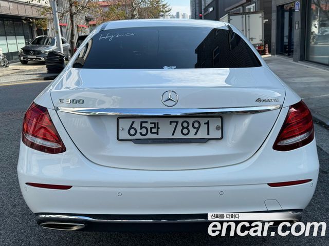 Mercedes-Benz E-Class E300 4MATIC Avnatgarde — пробег 88 787 км — фото 2 из 5