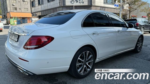 Mercedes-Benz E-Class E300 4MATIC Avnatgarde — пробег 88 787 км — фото 4 из 5