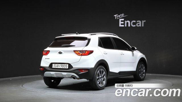 Kia Stonic из Кореи Encar