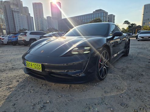 Porsche Taycan 4S — пробег 33 251 км — фото 2 из 5