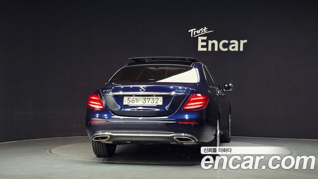Mercedes-Benz E-Class из Кореи Encar
