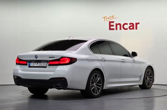 BMW 5-Series 520i M Sport — пробег 80 291 км — фото 2 из 5