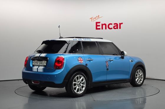 Mini Cooper 5Door HIGH 3rd — пробег 93 263 км — фото 2 из 5