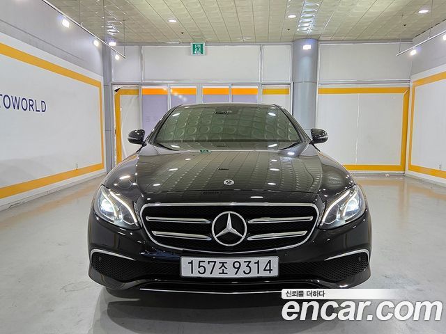 Mercedes-Benz E-Class E250 Avantgarde — пробег 20 180 км — фото 2 из 5