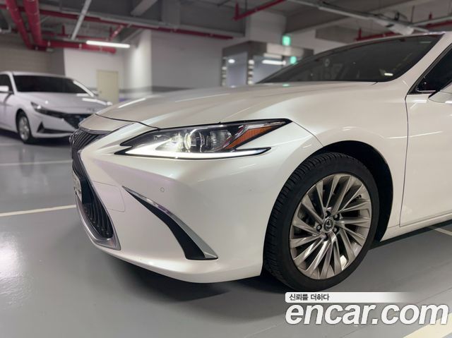 Lexus ES Luxury Plus — пробег 110 117 км — фото 3 из 5
