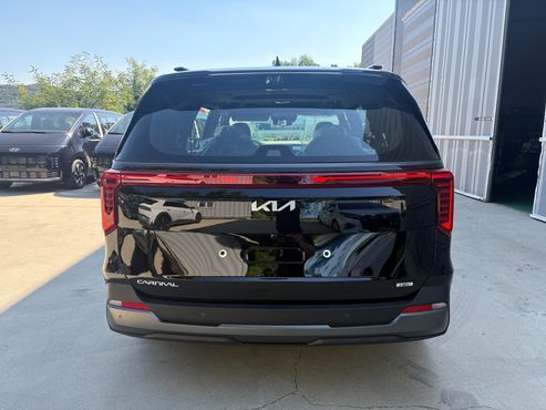 Kia Carnival Hev 9 Seater X Line — пробег 4 км — фото 4 из 5