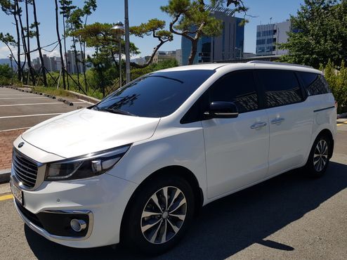 Kia Carnival 9-seater Luxury — пробег 58 000 км — фото 1 из 5