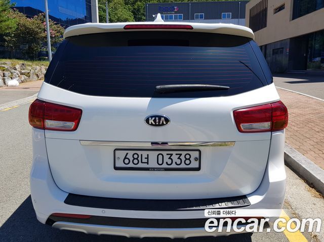 Kia Carnival 9-seater Luxury — пробег 58 000 км — фото 5 из 5