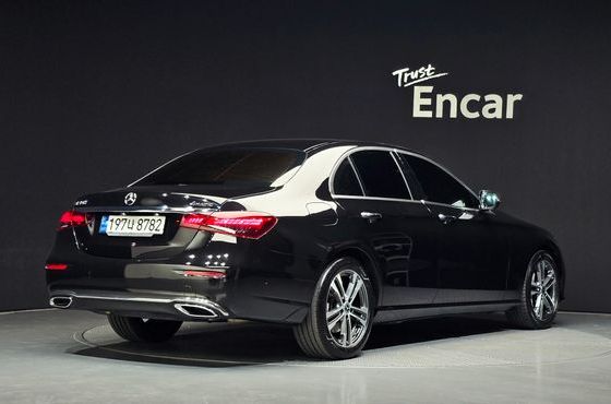 Mercedes-Benz E-Class E350 4MATIC Avantgarde — пробег 77 320 км — фото 2 из 5
