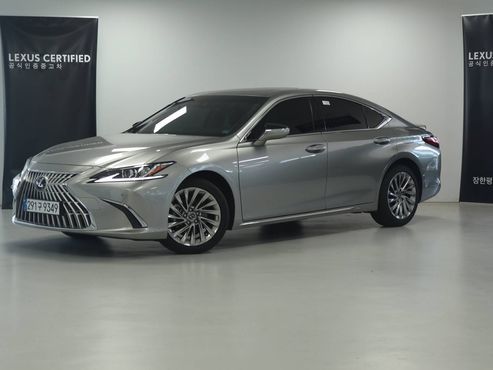 Lexus ES Luxury Plus — пробег 10 581 км — фото 1 из 5