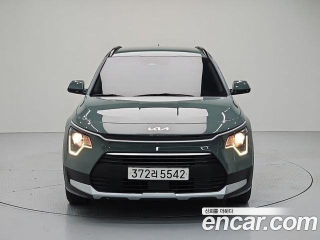 Kia Niro Prestige — пробег 137 281 км — фото 2 из 5