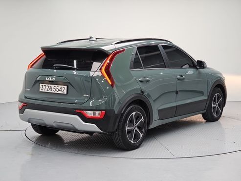 Kia Niro Prestige — пробег 137 281 км — фото 4 из 5