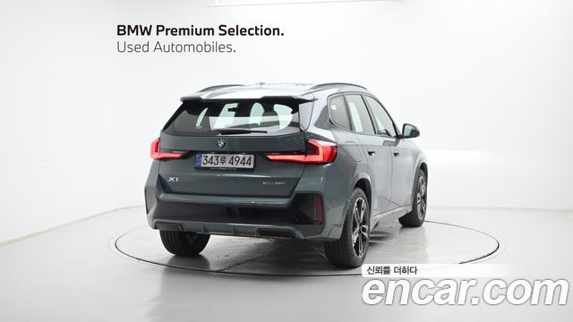 BMW X1 xDrive 20i xLine — пробег 4 048 км — фото 2 из 5