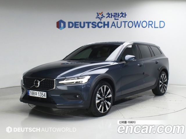 Volvo V60 B5 Ultra AWD — пробег 21 830 км — фото 1 из 5