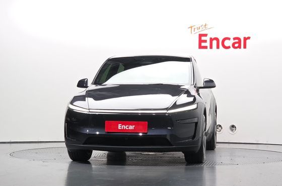 Tesla Model Y Premium RWD — пробег 2 366 км — фото 3 из 5