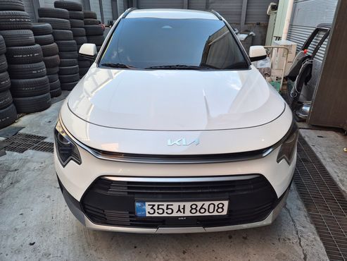 Kia Niro Prestige — пробег 10 480 км — фото 2 из 5