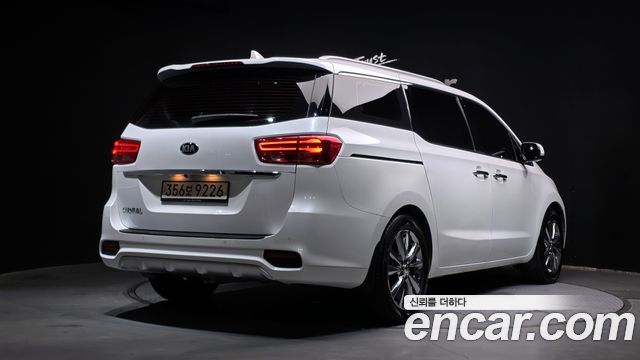 Kia Carnival из Кореи Encar