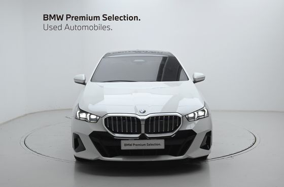 BMW 5-Series 520i M Sport — пробег 12 447 км — фото 3 из 5