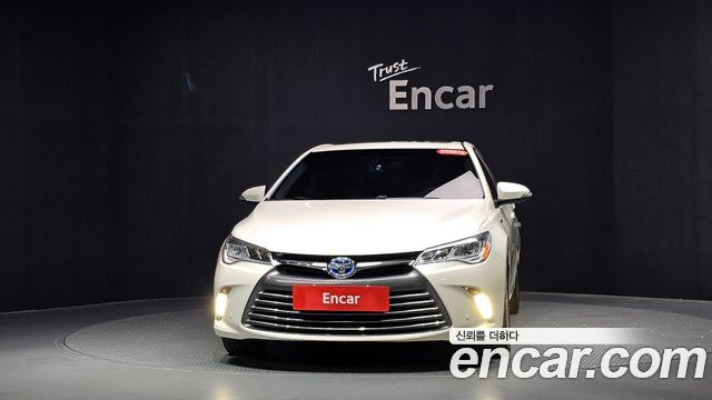 Toyota Camry Hybrid XLE — пробег 109 567 км — фото 3 из 5