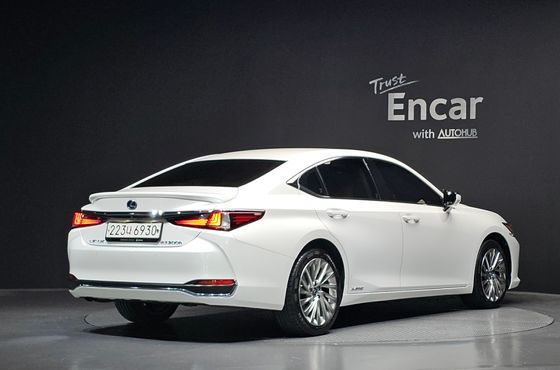 Lexus ES Executive — пробег 95 861 км — фото 2 из 5