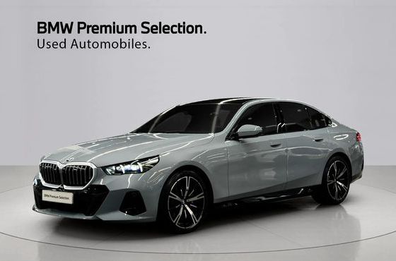 BMW 5-Series 530i xDrive M Sport — пробег 4 099 км — фото 1 из 5