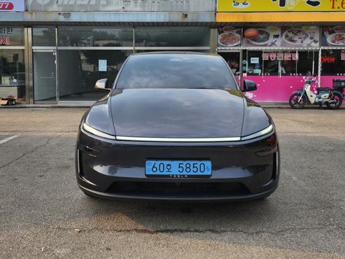 Tesla Model Y Premium RWD — пробег 860 км — фото 1 из 5