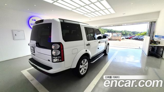Land Rover Discovery 3.0 SDV6 SE — пробег 139 000 км — фото 5 из 5