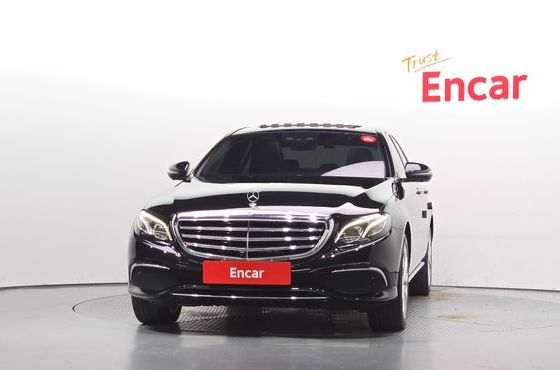 Mercedes-Benz E-Class E300 4MATIC Exclusive — пробег 127 350 км — фото 3 из 5
