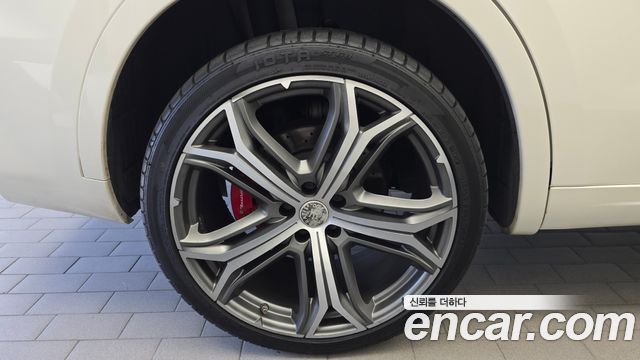Maserati Levante 3.8 GTS AWD — пробег 67 392 км — фото 5 из 5
