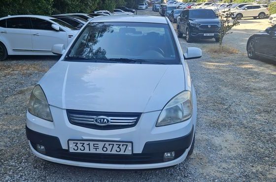 Kia pride 4DR 1.6 CVVT SLX — пробег 90 000 км — фото 1 из 5