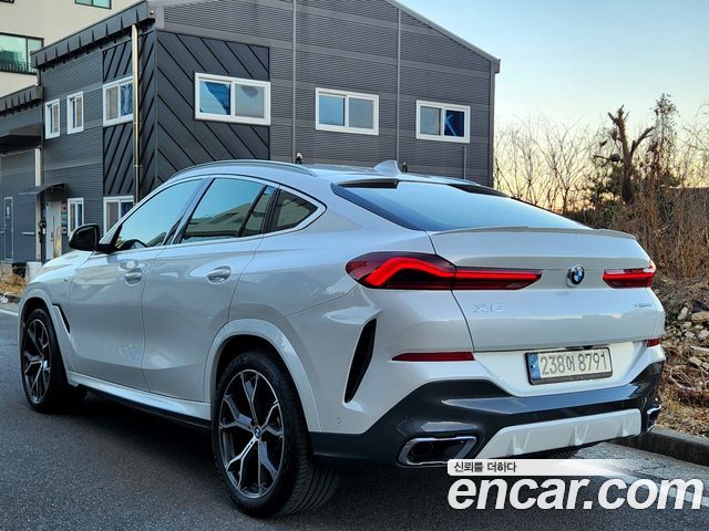 BMW X6 xDrive40i M Sport — пробег 40 100 км — фото 4 из 5