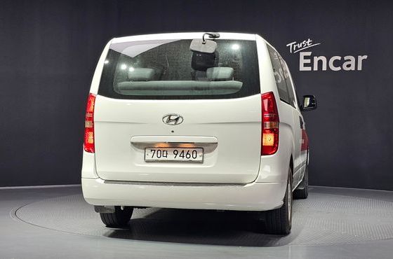 Hyundai Starex 12-Seater Wagon CVX Value — пробег 75 960 км — фото 4 из 5