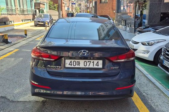 Hyundai AVANTE 1.6 e-VGT Style — пробег 249 000 км — фото 4 из 5