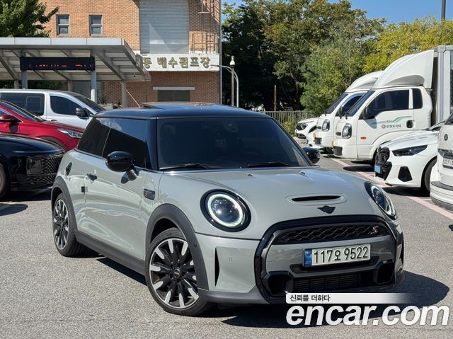 Mini Cooper 5Door Classic Launch Pack Third Generation — пробег 29 500 км — фото 1 из 5