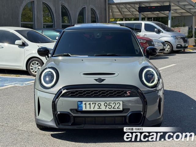 Mini Cooper 5Door Classic Launch Pack Third Generation — пробег 29 500 км — фото 3 из 5